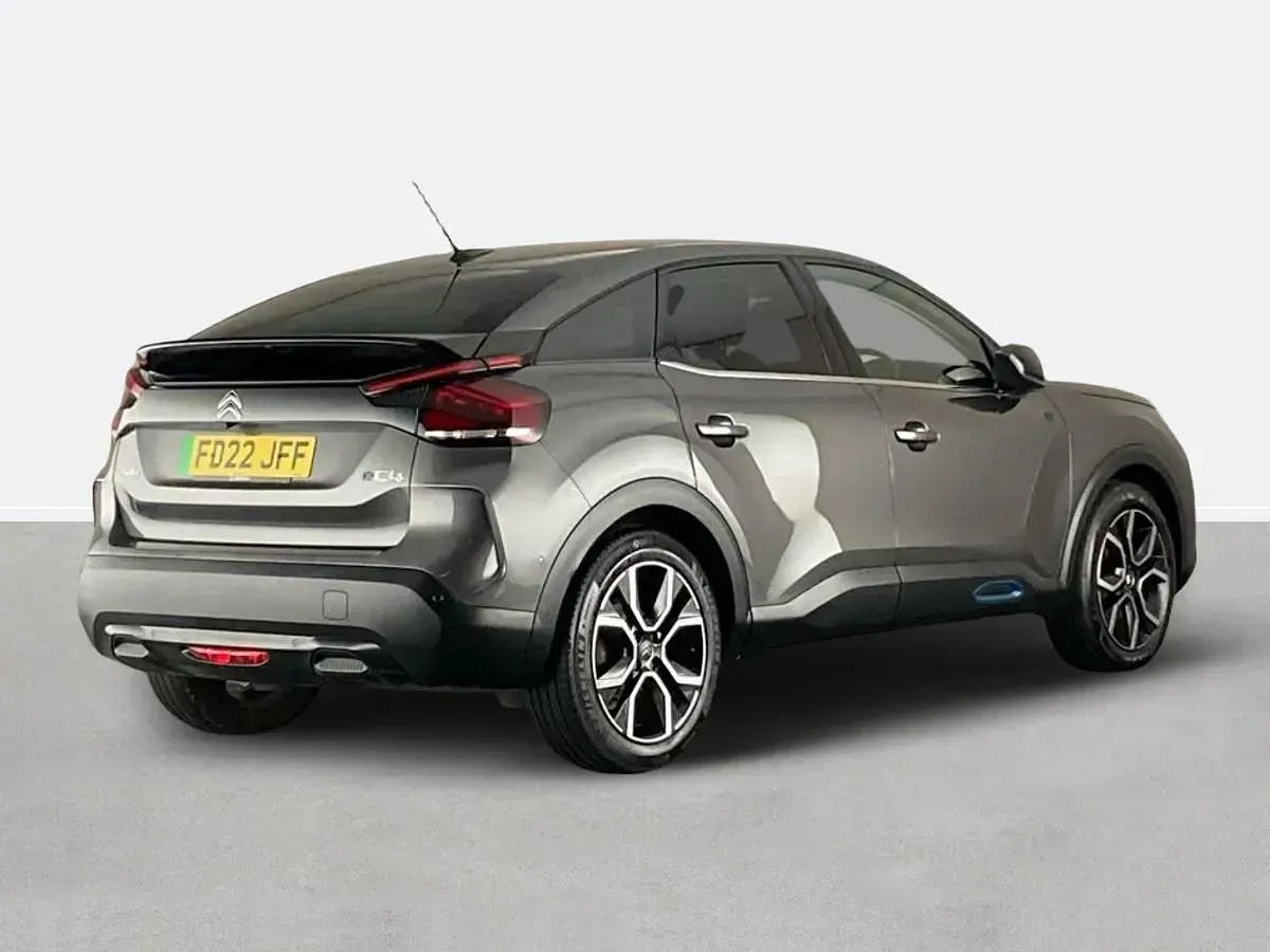 Usado Citroën e-C4 Shine 100 kW (136 CV) 2022 Gris Utilitario