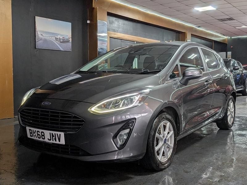 Used Ford Fiesta Zetec 100 HP (73 kW) 2018 Grey Hatchback