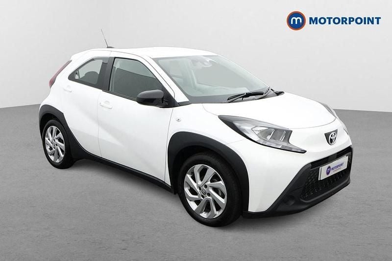 Used Toyota Aygo X PURE 2023 White SUV