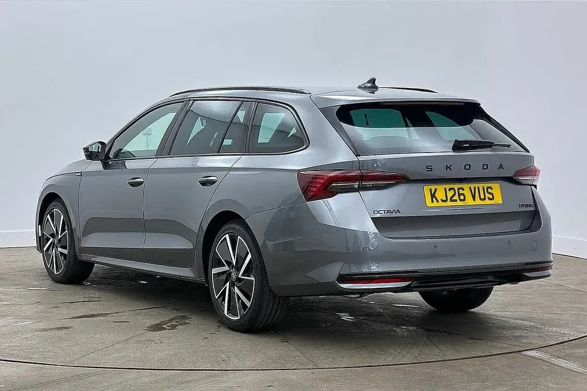 New Skoda Octavia SportLine 147 HP (108 kW) 2026 Graphite grey metallic Estate