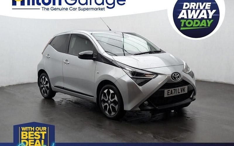 Used Toyota Aygo Trend 72 HP (52 kW) 2021 Silver Hatchback