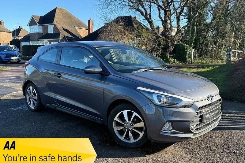 Used Hyundai i20 SE 84 HP (61 kW) 2015 Grey Coupe
