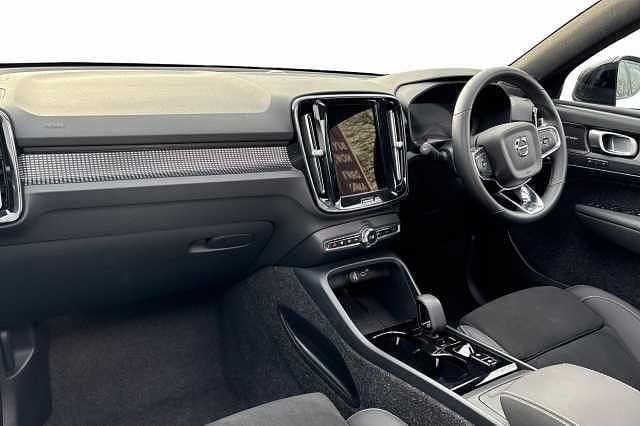 Used Volvo XC40 Ultra 161 HP (118 kW) 2025 Blue SUV