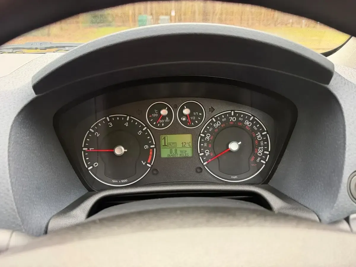 Used Ford Fusion Style 80 HP (58 kW) 2010 Blue Hatchback
