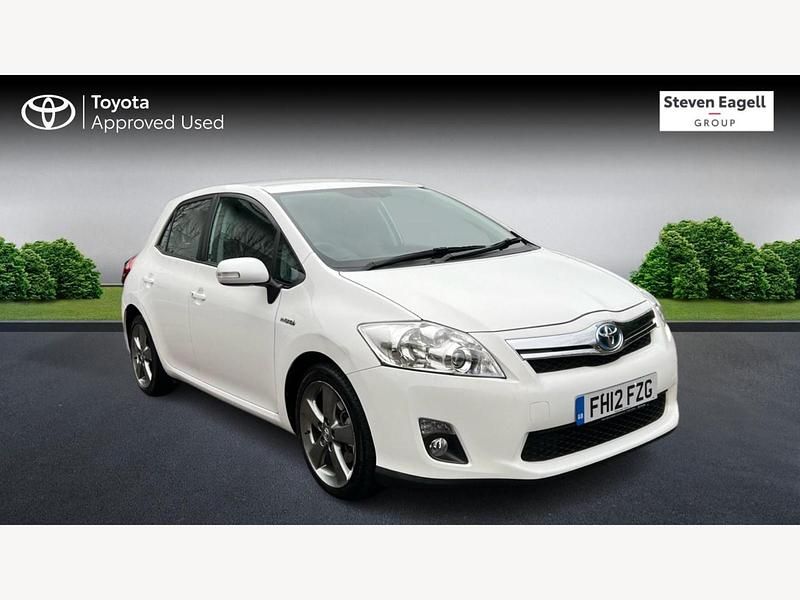 White Used 2012 Toyota Auris Hybrid Hatchback | £8,995 (Fair price) - Image 1/3