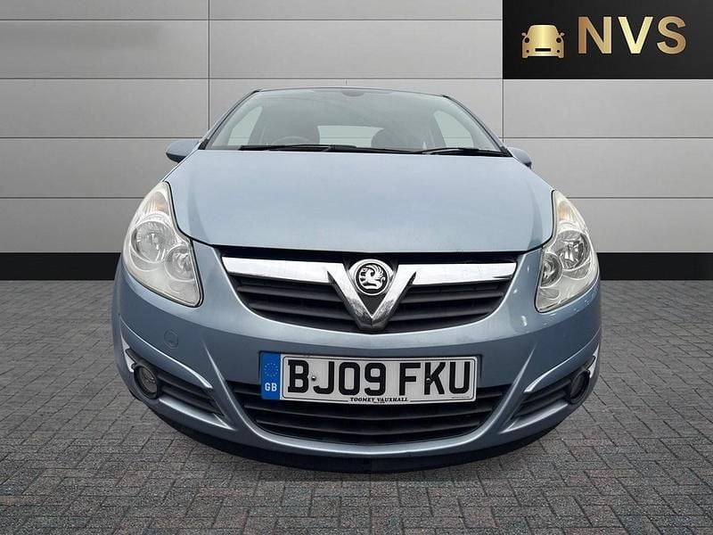 Used Vauxhall Corsa Design Edition 89 HP (65 kW) 2009 Blue Hatchback