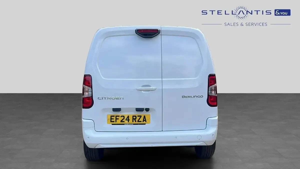 Used Citroën Berlingo 129 HP (94 kW) 2024 White MPV