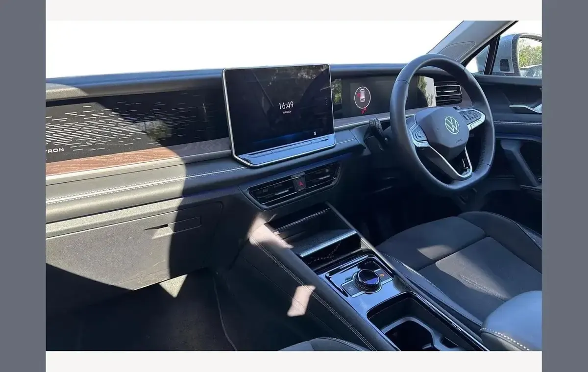 Gebraucht VW Tayron Elegance 204 PS (150 kW) 2026 Silber SUV