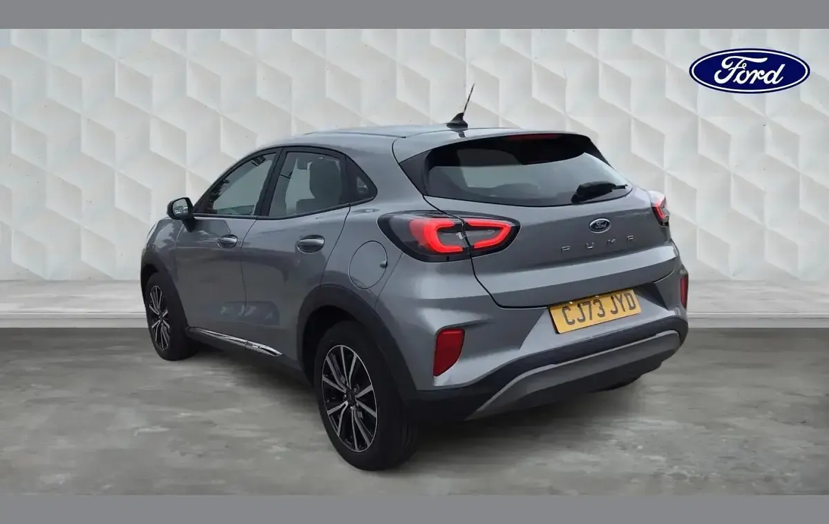 Käytetty Ford Puma Titanium 123 HP (90 kW) 2024 Hopea Katumaasturi