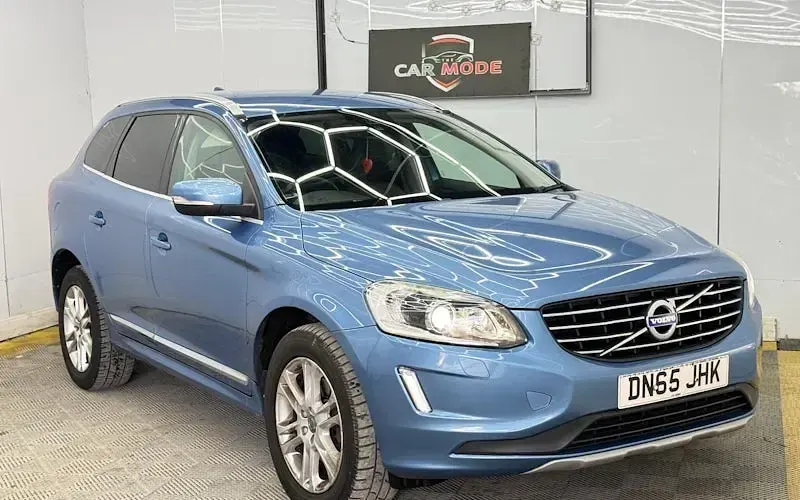 Used Volvo XC60 SE Lux 220 HP (161 kW) 2015 SUV