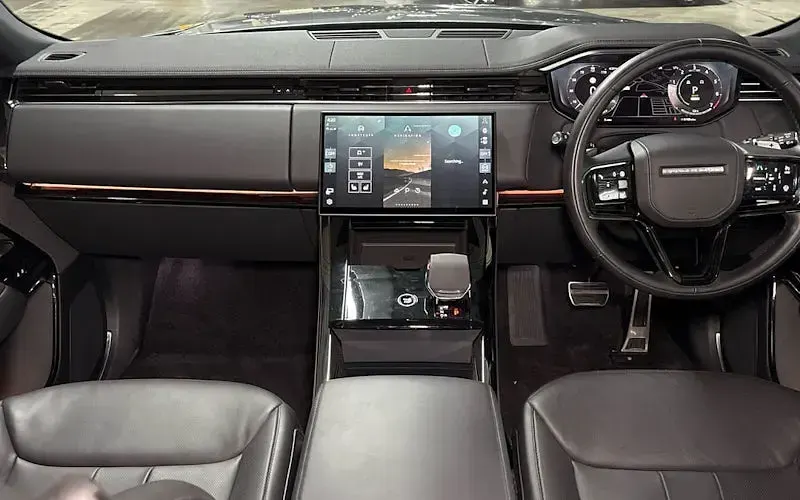 Used Land Rover Range Rover Sport SE Dynamic 460 HP (338 kW) 2023 Eiger grey SUV