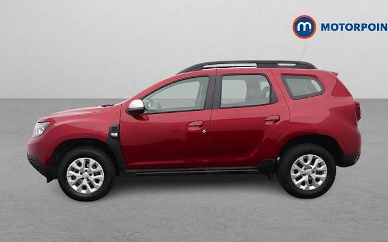 Used Dacia Duster Comfort 90 HP (66 kW) 2022 Red SUV