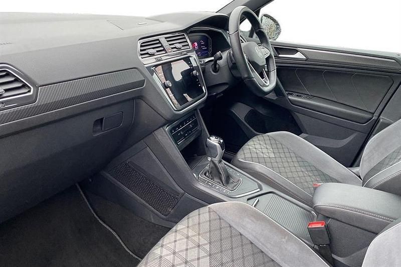 Used VW Tiguan R-line 150 HP (110 kW) 2023 White SUV