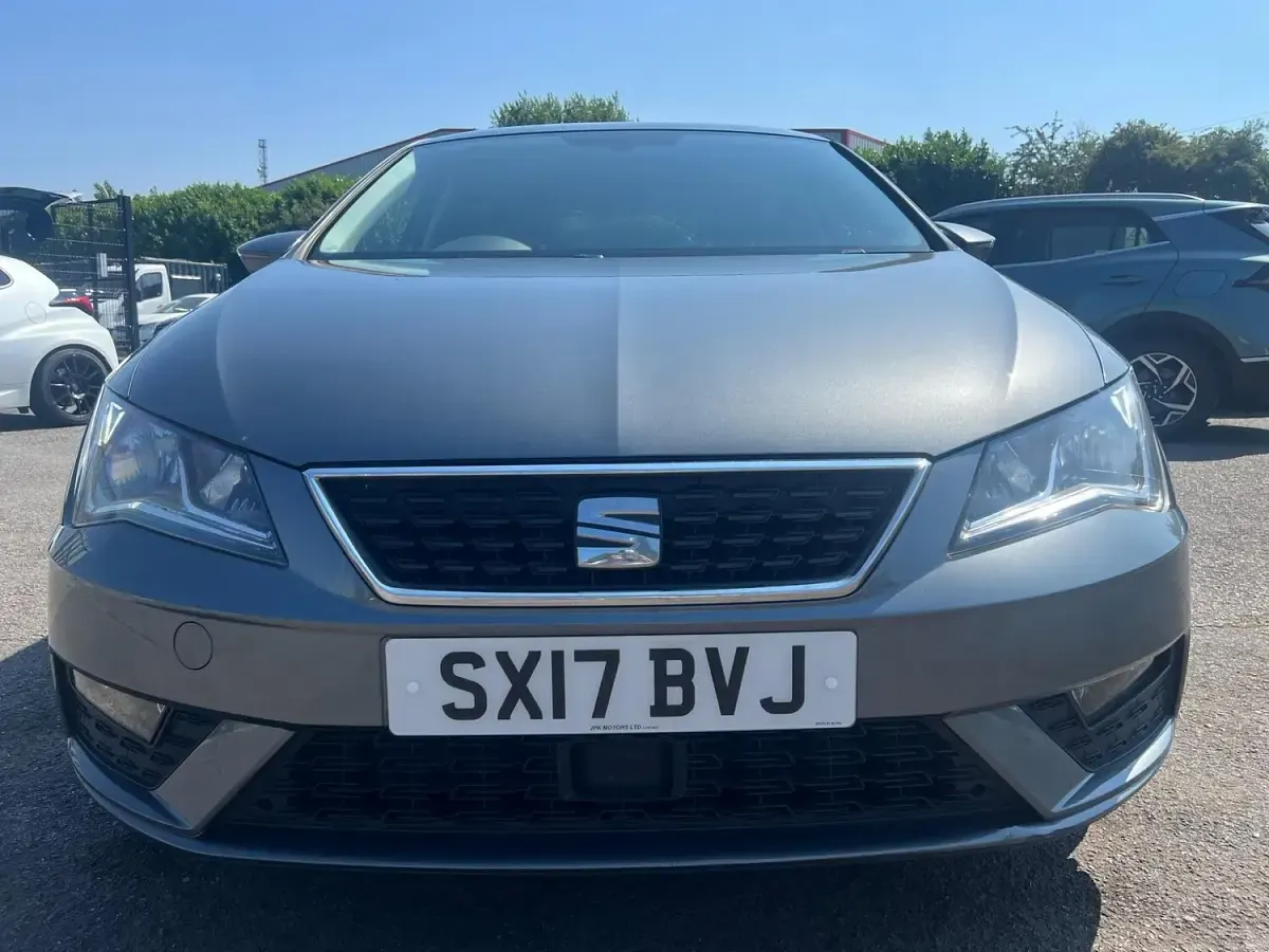 Used Seat Leon SE Dynamic 115 HP (84 kW) 2017 Grey Hatchback