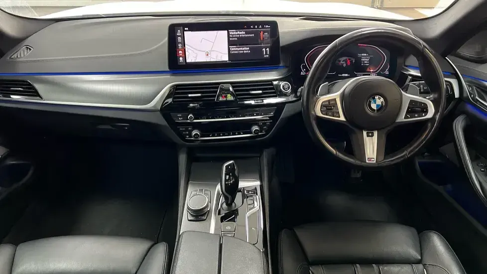 Used BMW 520 M Sport 190 HP (139 kW) 2022 Alpine white  Estate