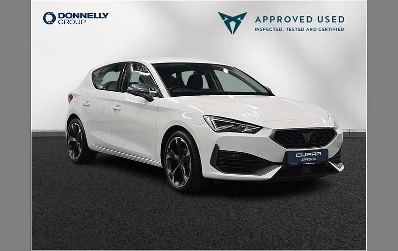 Used Cupra Leon 147 HP (108 kW) 2024 White Hatchback