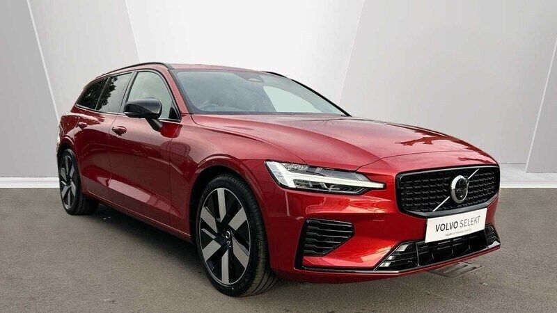 Fusion red New 2025 Volvo V60 Ultra Estate | £49,995 (Fair price) - Image 1/3
