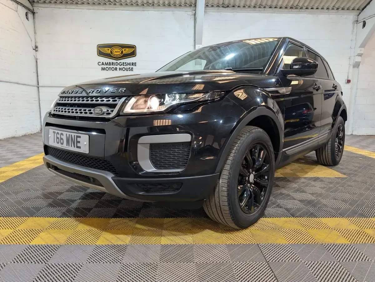 Used Land Rover Range Rover evoque SE 150 HP (110 kW) 2017 Black Estate
