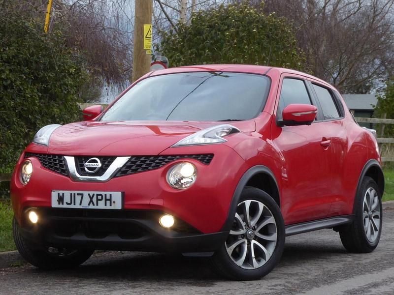 Red Used 2017 Nissan Juke Tekna SUV | £5,895 (Fair price) - Image 1/4