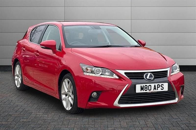 Used Lexus CT200h 136 HP (100 kW) 2014 Red Hatchback