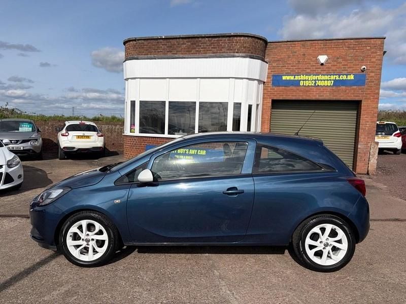 Second-hand Vauxhall Corsa 2014 Albastru Hatchback