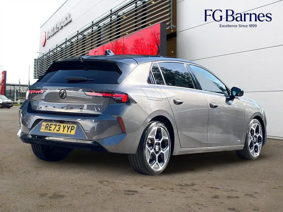 Used Vauxhall Astra Ultimate 128 HP (94 kW) 2023 Grey Hatchback