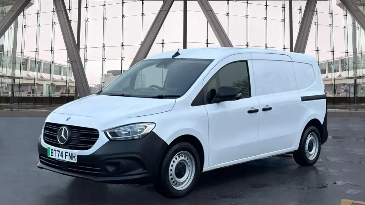 Używany Mercedes eCitan 89 kW (122 KM) 2025 Biały Van