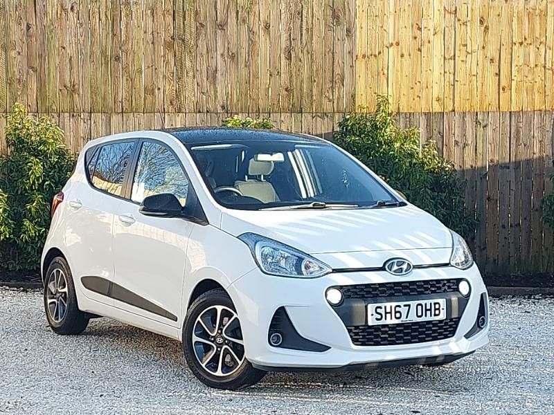 Used Hyundai i10 Premium 87 HP (63 kW) 2017 White Hatchback