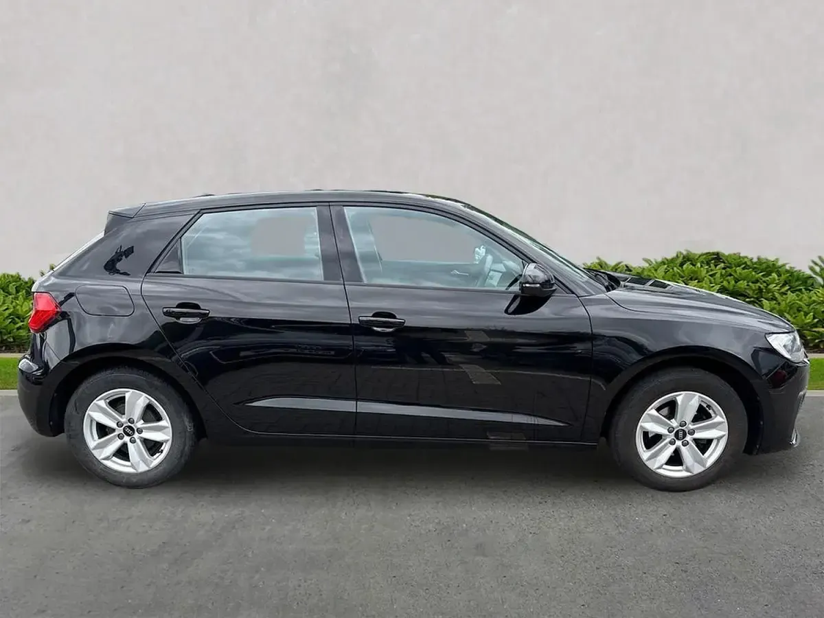 Used Audi A1 Sportback Premium 95 HP (69 kW) 2022 Black Hatchback