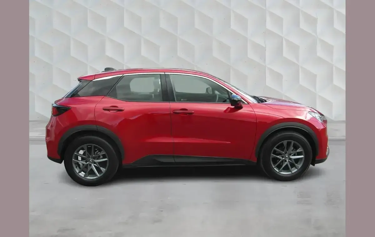 Used Lexus LBX 136 HP (100 kW) 2024 Red SUV