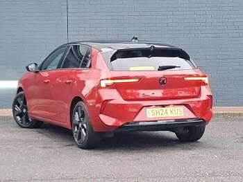 Used Vauxhall Astra 114 kW (156 HP) 2024 Premium metallic  crimson red Hatchback