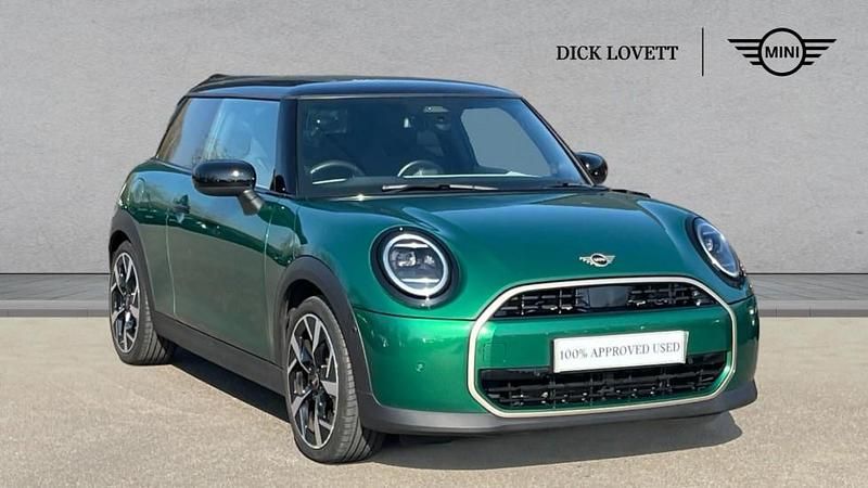 Used Mini Cooper Hatch 154 HP (113 kW) 2024 Green Hatchback