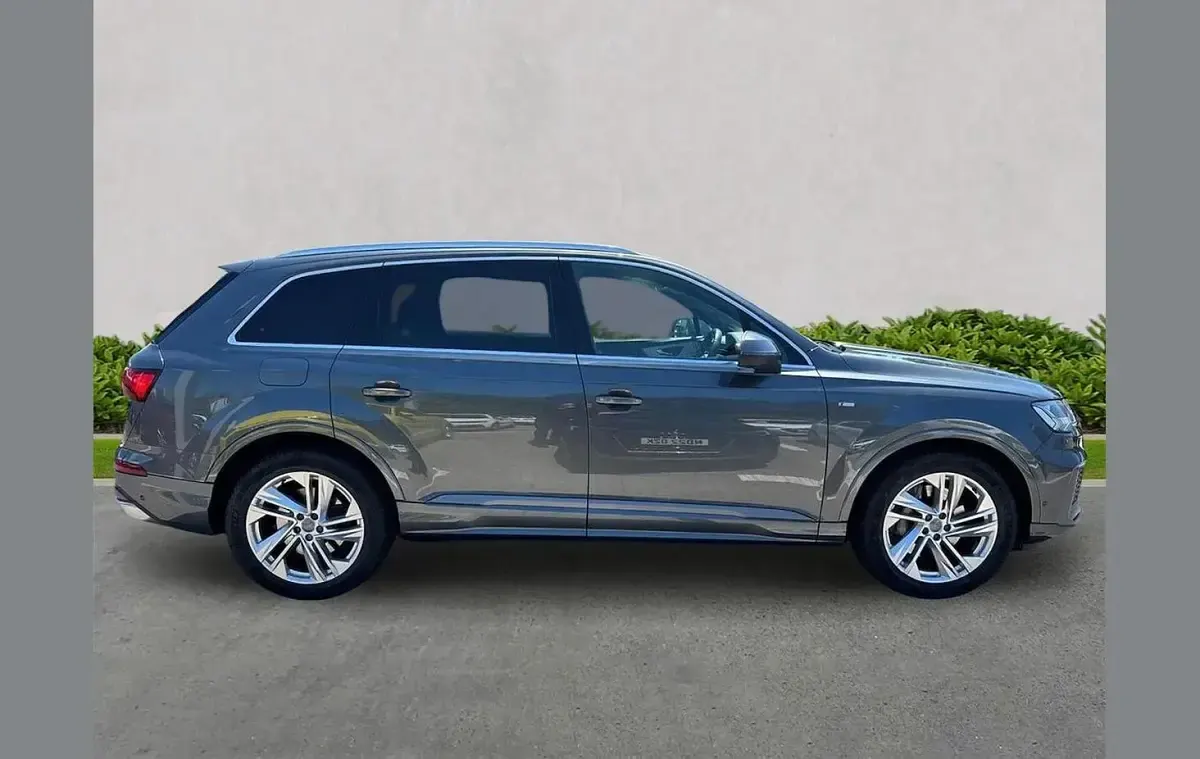 Used Audi Q7 S-Line 286 HP (210 kW) 2019 Grey SUV