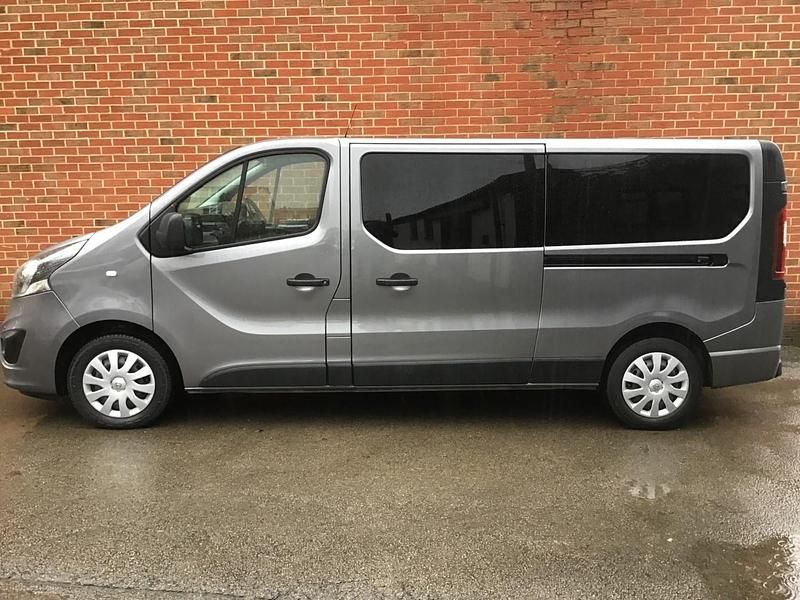 Used Vauxhall Vivaro Sportive 125 HP (91 kW) 2018 Grey MPV