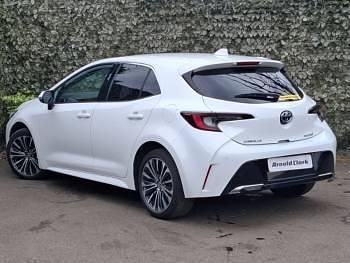 Used Toyota Corolla Design 140 HP (102 kW) 2023 White Hatchback