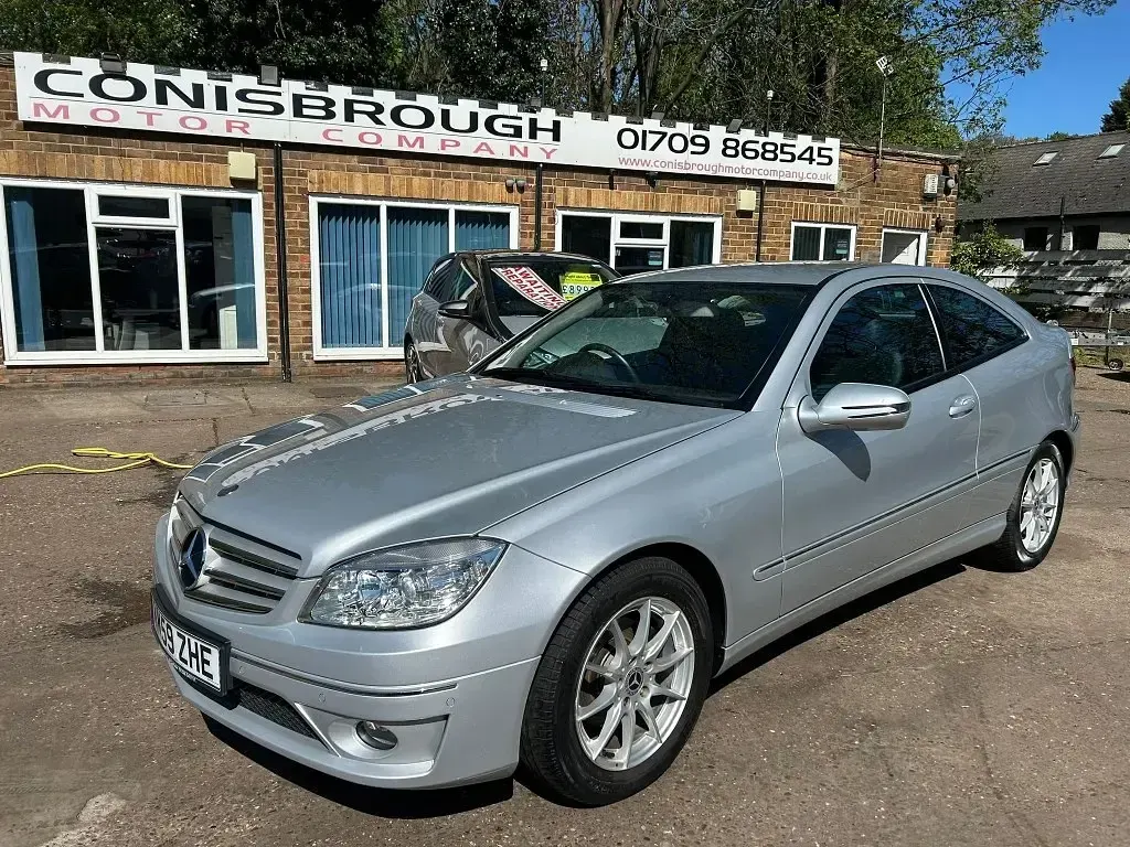 Begagnad Mercedes CLC180 SE 2009 Silver Halvkombi
