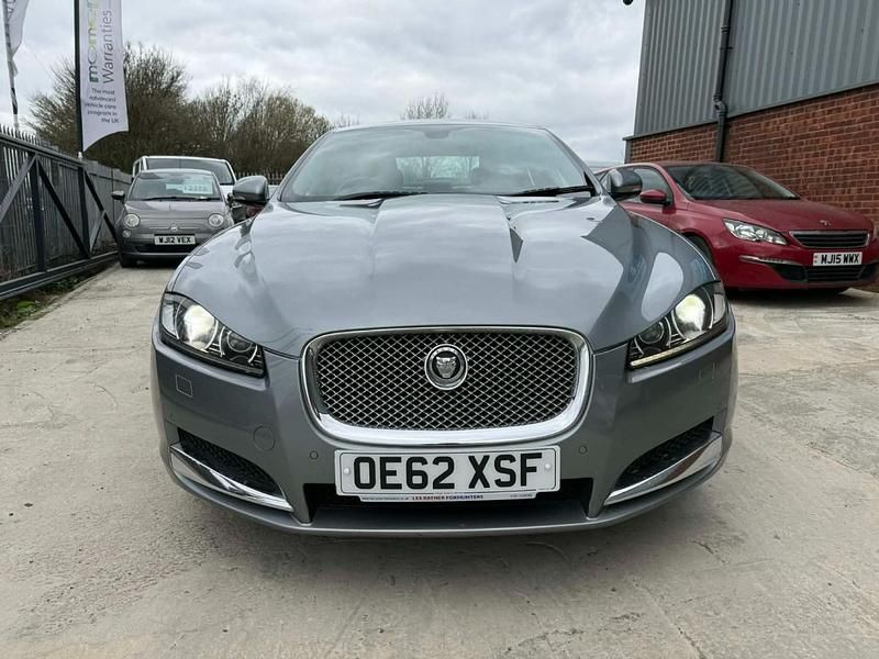 Usado Jaguar XF Premium Luxury 200 HP (147 kW) 2013 Cinzento Sedan