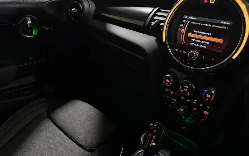 Used Mini Cooper S Level 2 135 kW (184 HP) 2020 Green Hatchback