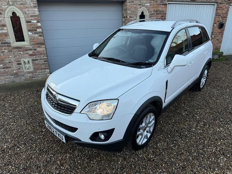 Used Vauxhall Antara 163 HP (119 kW) 2013 White SUV