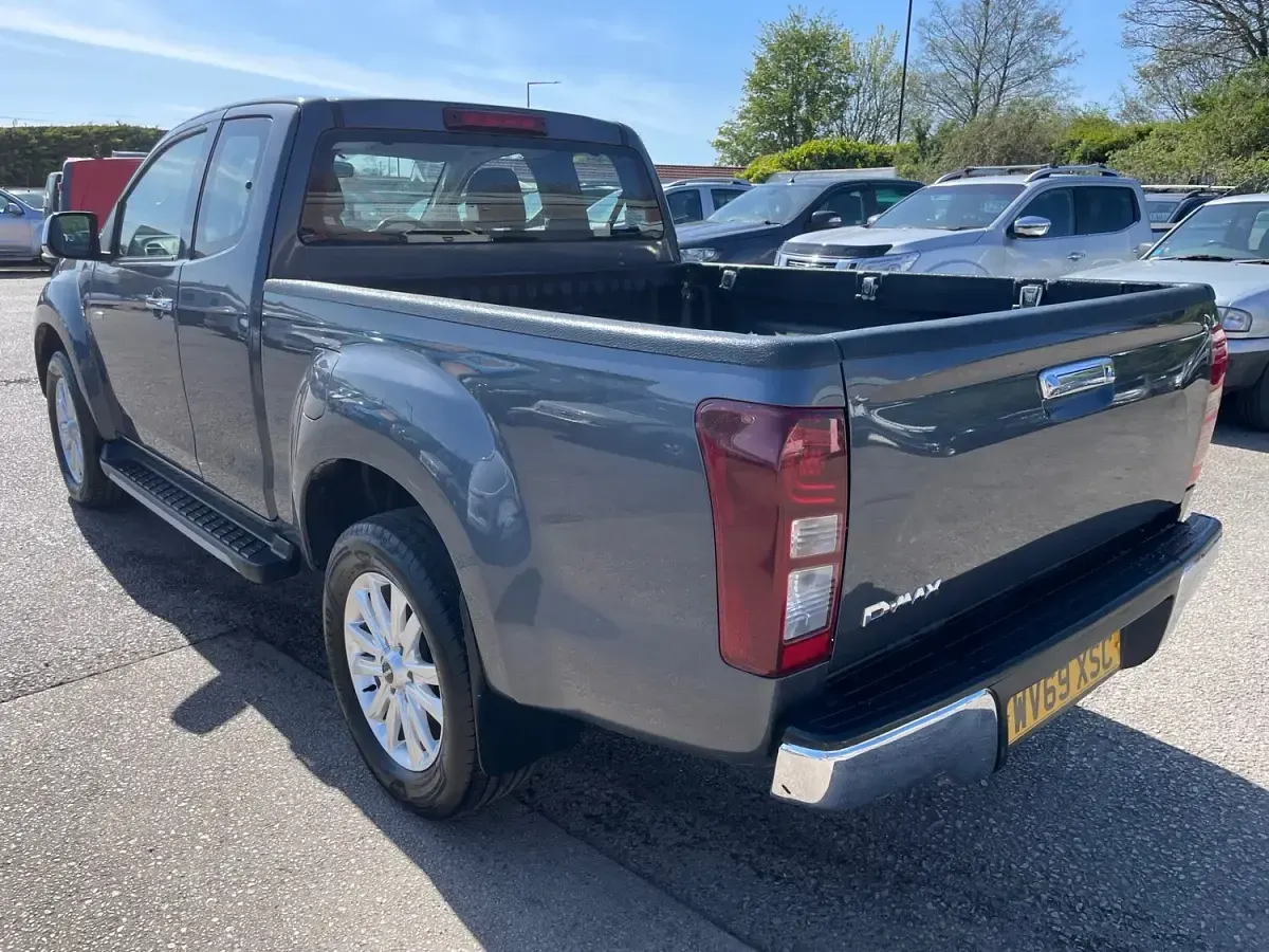 Used Isuzu D-Max 164 HP (120 kW) 2019 Grey Pickup