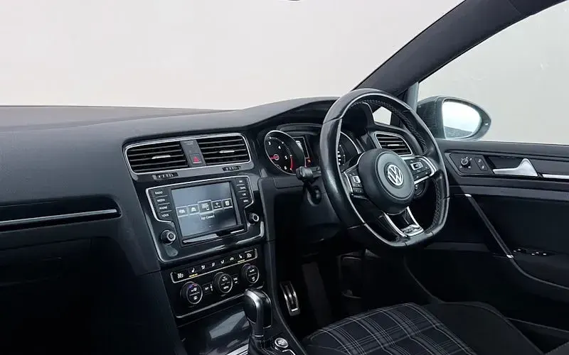 Used VW Golf VII GTD 184 HP (135 kW) 2016 White Hatchback
