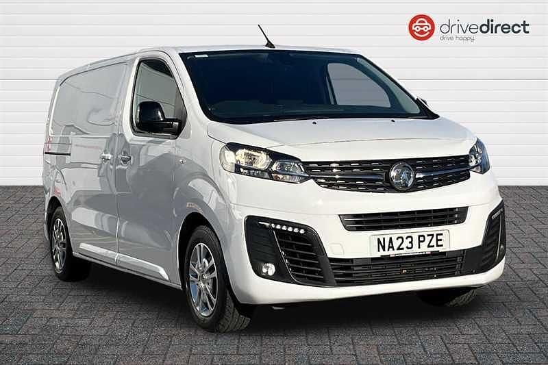 White Used 2023 Vauxhall Vivaro Sportive MPV | £12,999 (Good price) - Image 1/4