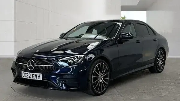 Used Mercedes E200 AMG line 2022 Blue Sedan
