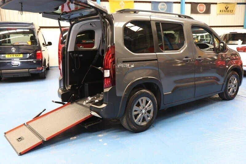 Grey Used 2023 Peugeot Rifter Allure MPV | £17,695 (Fair price) - Image 1/4