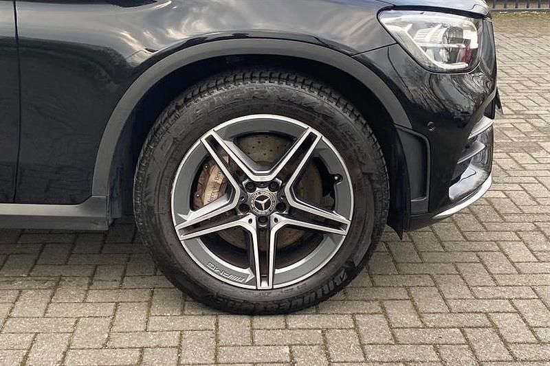 Used Mercedes GLC300 AMG line 258 HP (189 kW) 2020 Obsidian black Estate
