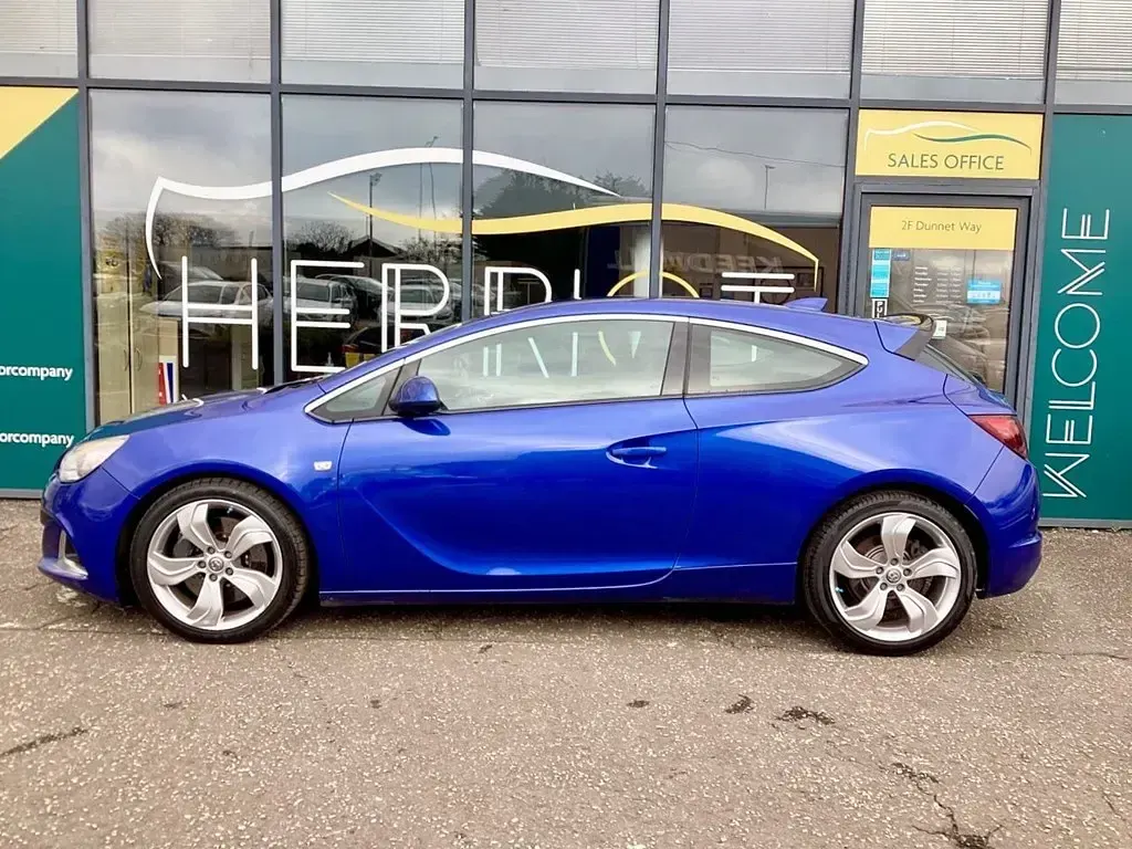 Używany Vauxhall Astra GTC S 280 KM (205 kW) 2016 Niebieski Coupe