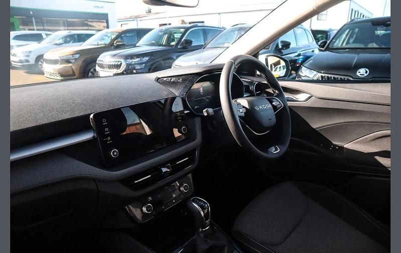 Begagnad Skoda Fabia SE 113 HK (83 kW) 2025 Vit Halvkombi