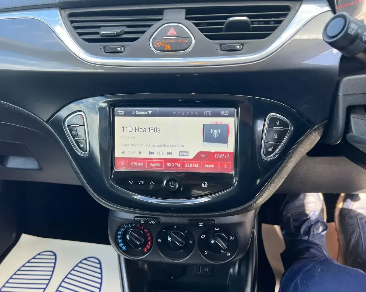 Used Vauxhall Corsa Excite 2015 White Hatchback