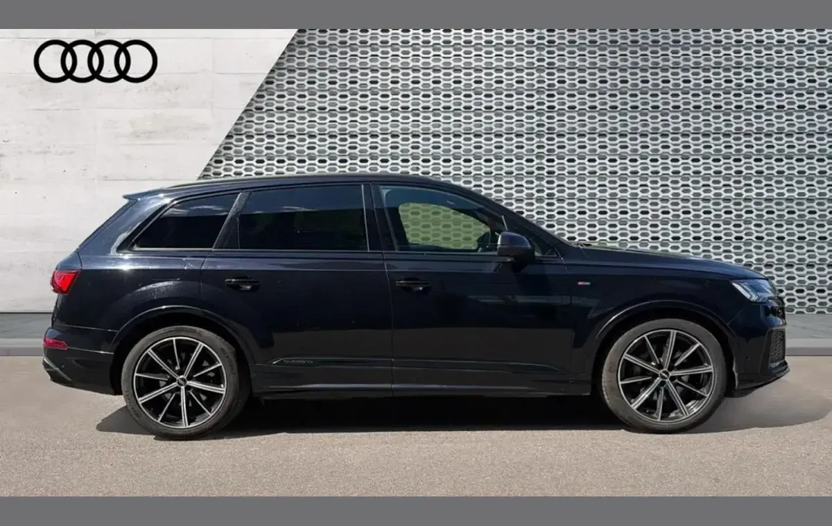 Used Audi Q7 Black Edition 286 HP (210 kW) 2020 Black SUV