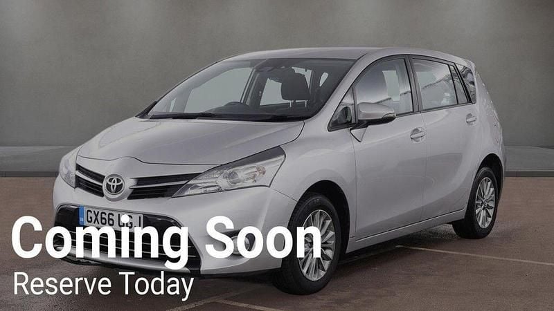 Used Toyota Verso 132 HP (97 kW) 2016 Silver MPV